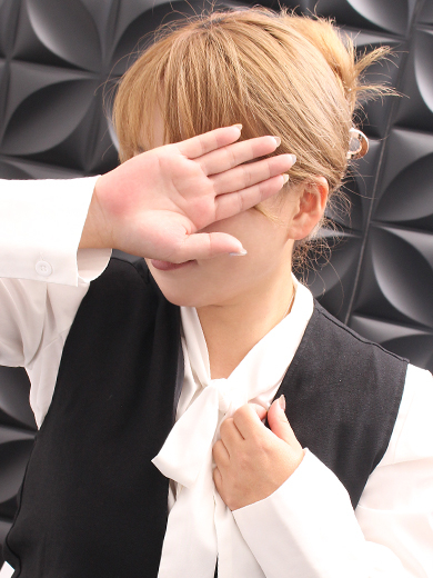 【さやさん】華やかな容姿で柔らかな抱き心地のスタイル！人懐っこさが魅力的な女性です！